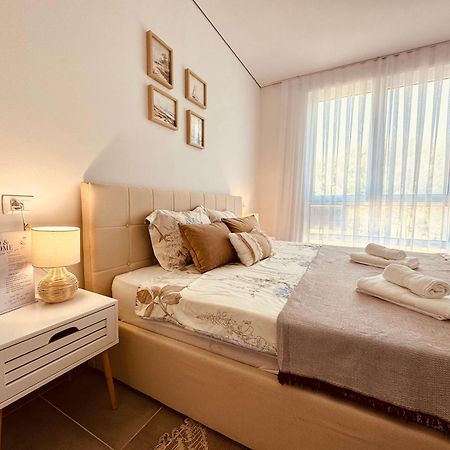M&E Premium Apartments - San Pietro Durrës Kültér fotó