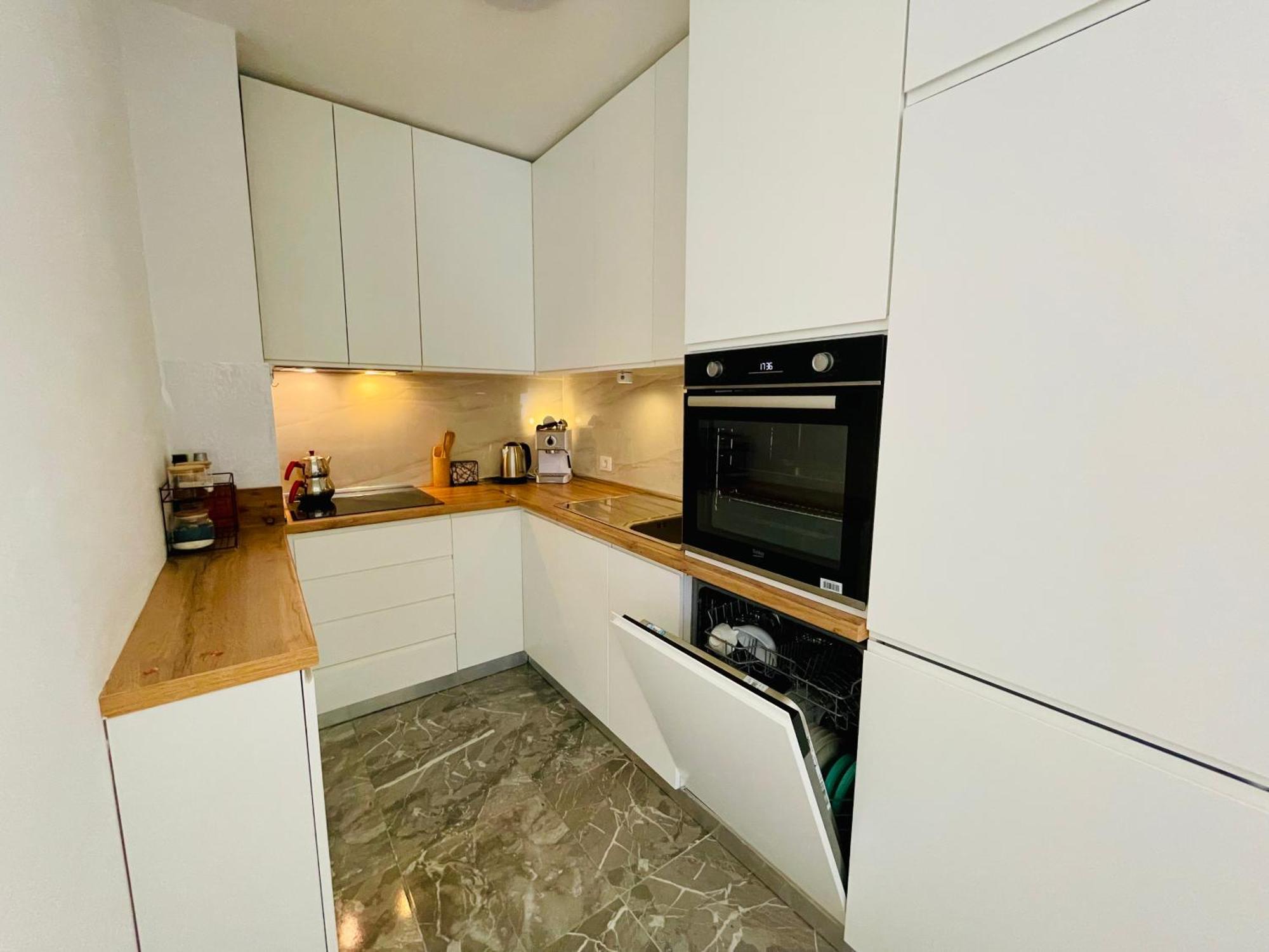 M&E Premium Apartments - San Pietro Durrës Kültér fotó