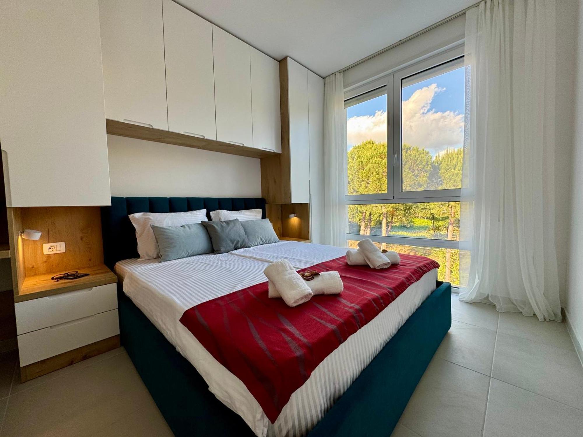 M&E Premium Apartments - San Pietro Durrës Kültér fotó